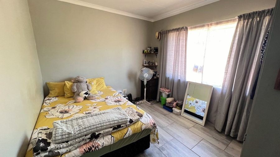 2 Bedroom Property for Sale in Langenhovenpark Free State